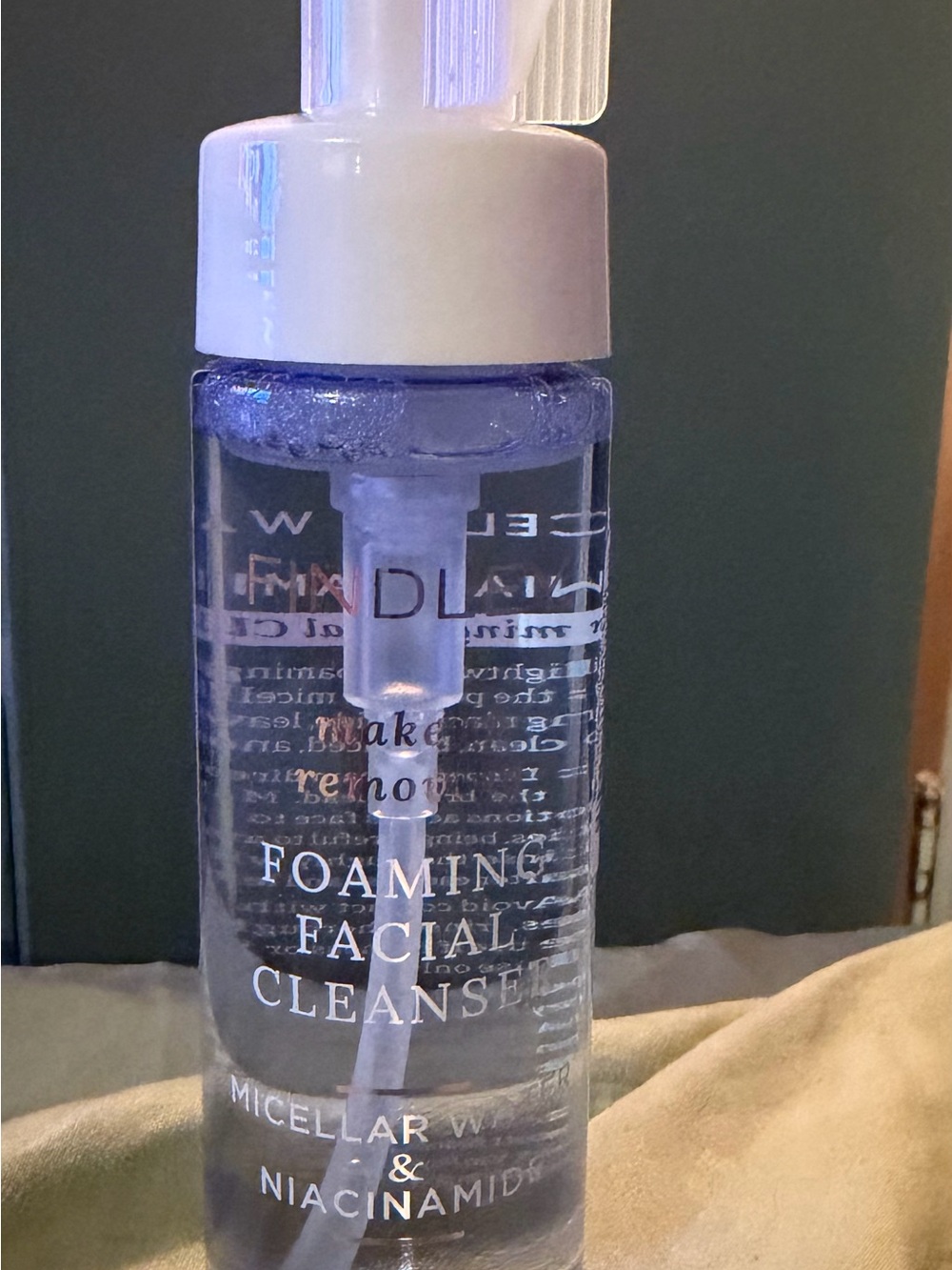 Foaming Facial Cleanser with Micellar Water & Niacinamide - Purple